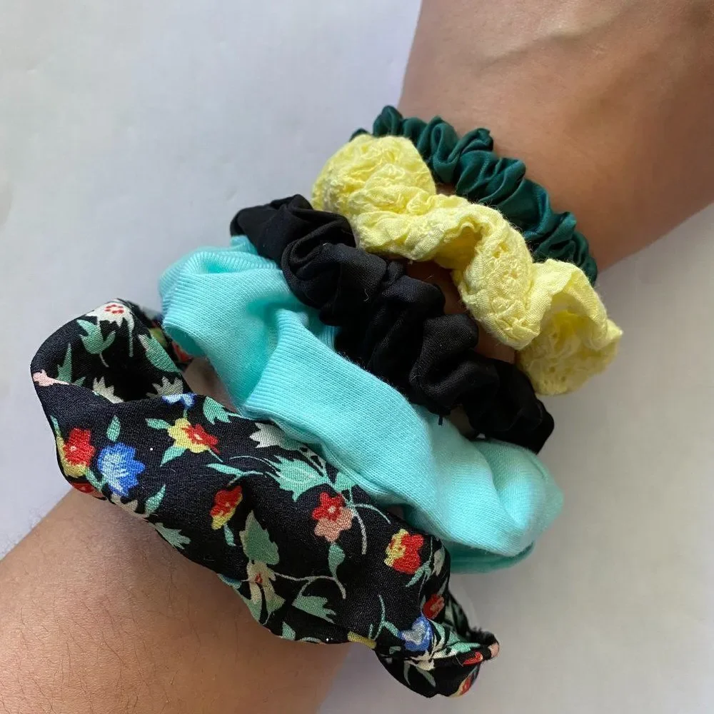 𝅺Set of 5 Scrunchies - Yellow Aqua Floral